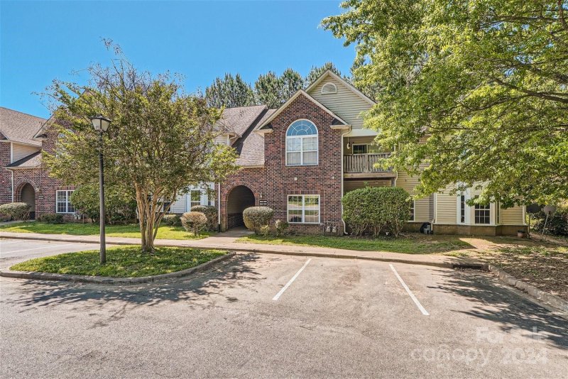 Property image 3 at 2542 Carya Pond Lane, Charlotte, NC 28212