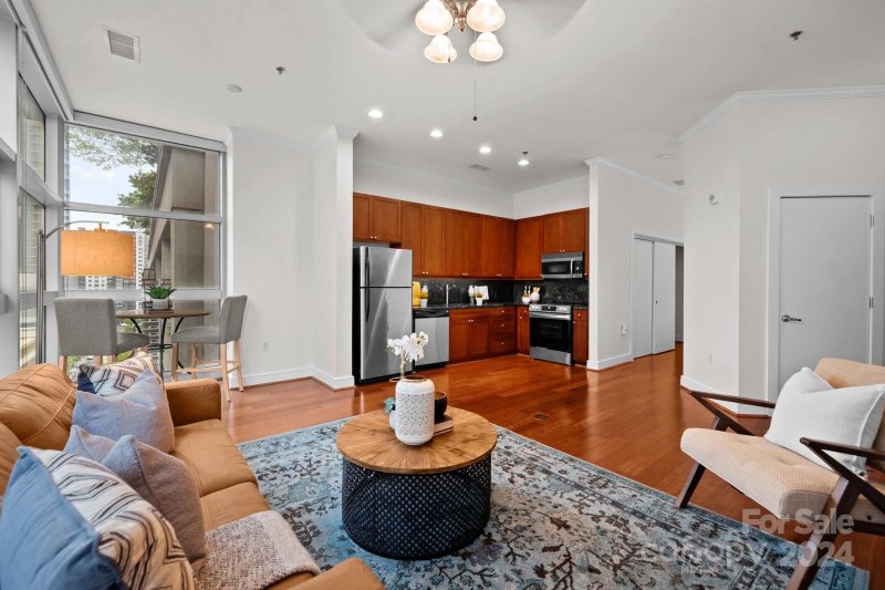 Property image 5 at 333 W Trade Street, Charlotte, NC 28202