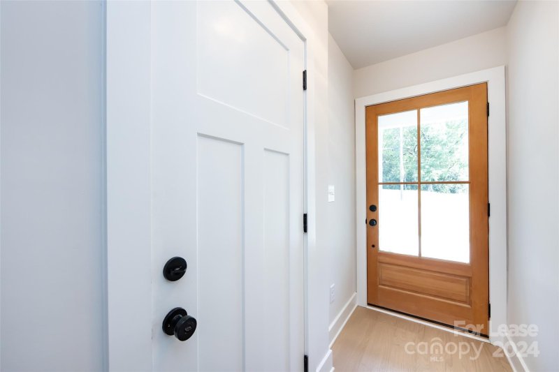 Property image 3 at 320 S Turner Avenue, Charlotte, NC 28208