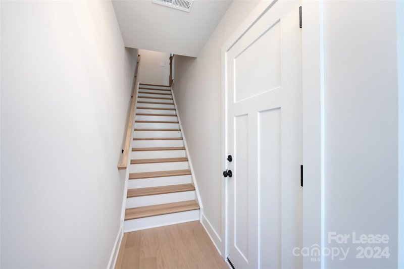 Property image 4 at 320 S Turner Avenue, Charlotte, NC 28208