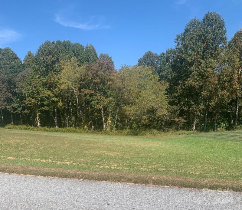 Property image 2 at 574 Skytop Farm Lane, Hendersonville, NC 28791