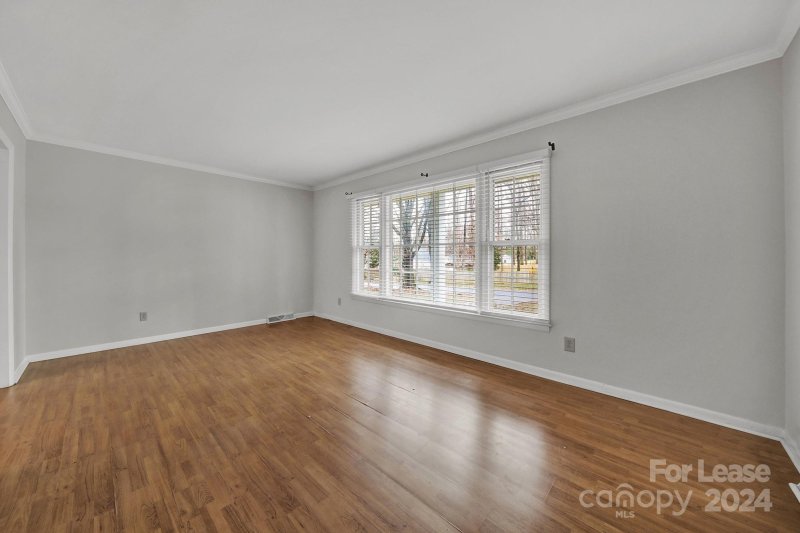 Property image 2 at 5922 Coatbridge Lane, Charlotte, NC 28212