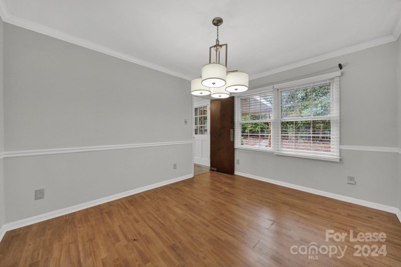 Property image 5 at 5922 Coatbridge Lane, Charlotte, NC 28212