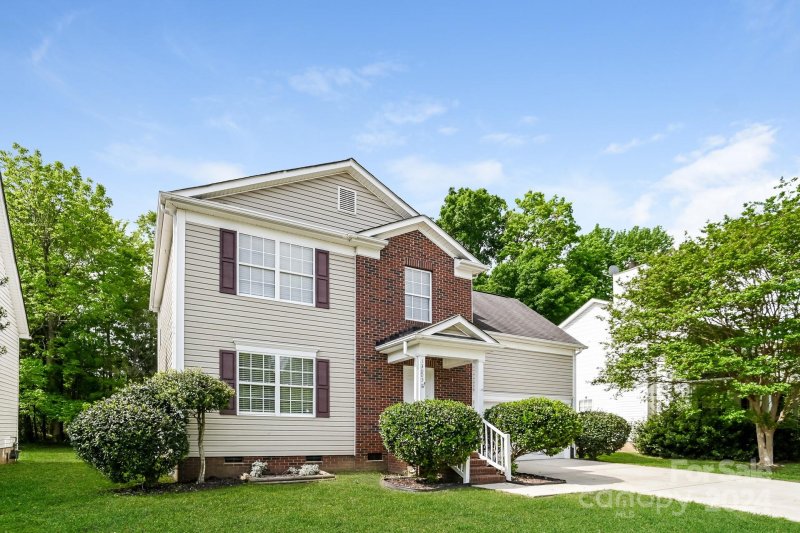 Property image 4 at 13905 Silver Dart Place, Charlotte, NC 28278