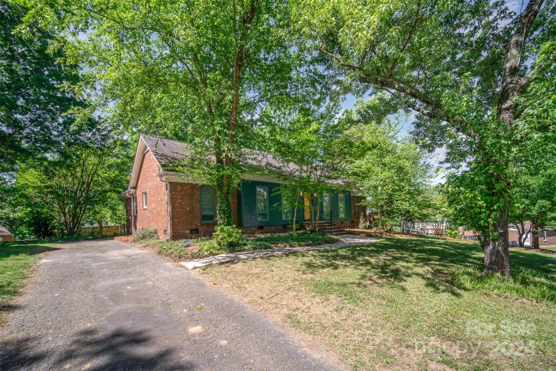 Property image 2 at 1616 Bonnie Lane, Charlotte, NC 28213