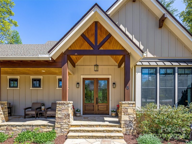 Property image 2 at 5 Stansbury Drive, Asheville, NC 28803