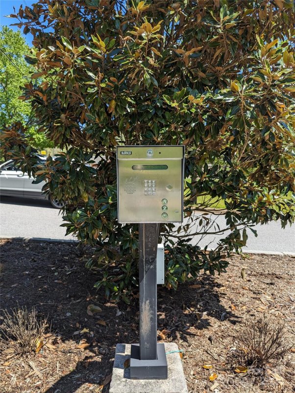 Property image 4 at 11 Erin Glen Court, Fairview, NC 28730