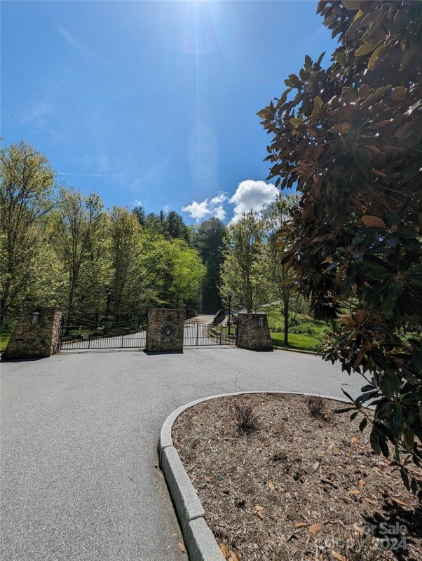 Property image 5 at 11 Erin Glen Court, Fairview, NC 28730