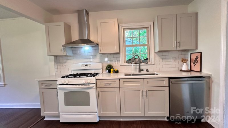 Property image 5 at 4156 Welling Avenue, Charlotte, NC 28208