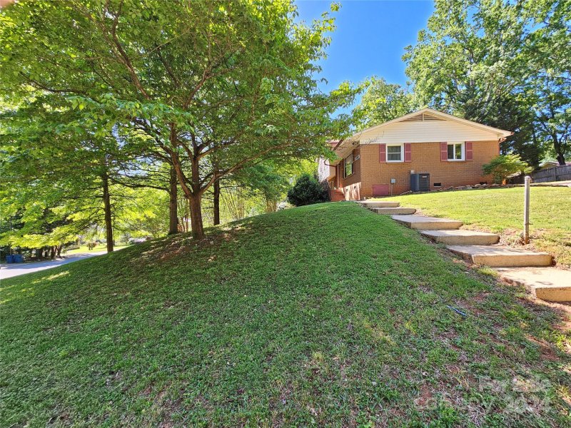 Property image 4 at 10400 Landon Street, Charlotte, NC 28215