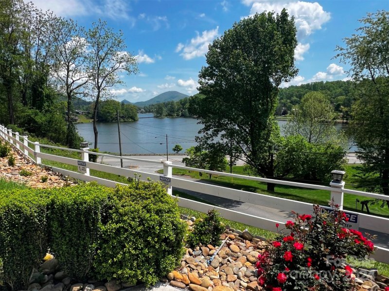 Property image 2 at 27 Links Lane, Waynesville, NC 28786