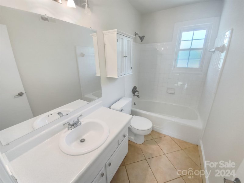 Property image 5 at 844 Mcalway Road, Charlotte, NC 28211