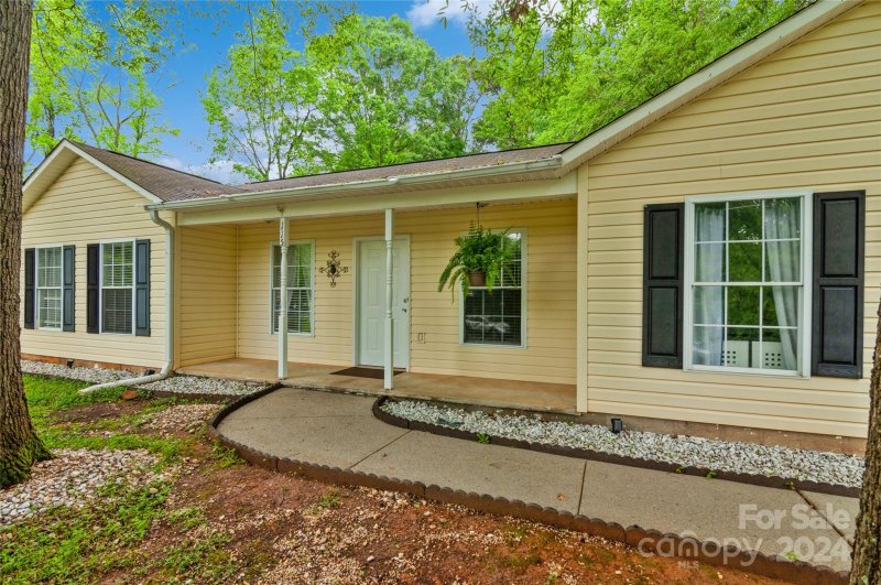 Property image 4 at 115 Walnut Street, York, SC 29745