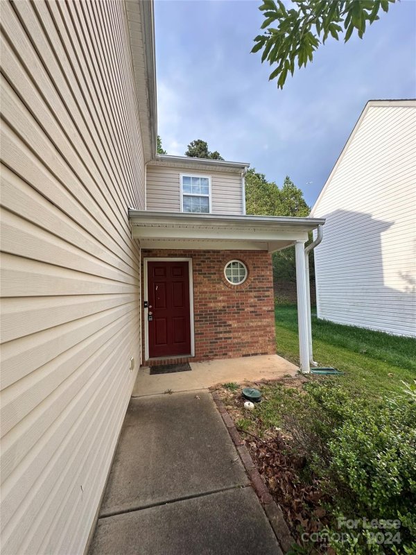 Property image 2 at 10330 Seedling Lane, Charlotte, NC 28214