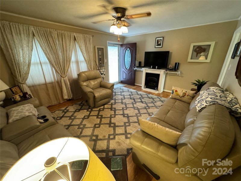 Property image 3 at 517 W Main Street, Maiden, NC 28650