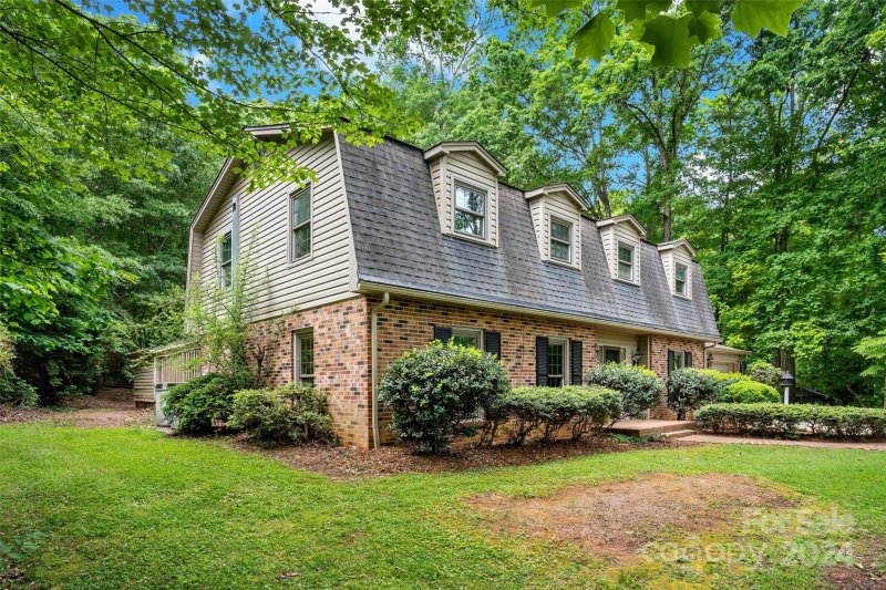 Property image 2 at 221 Camelot Drive, Morganton, NC 28655