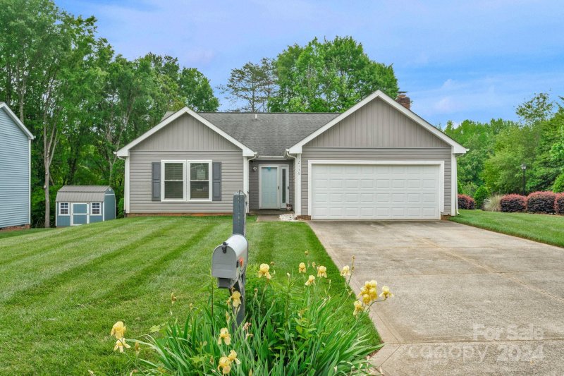 12139 Woodside Falls Road