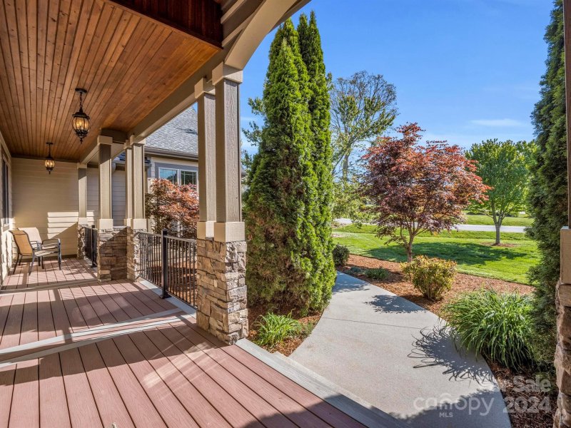 Property image 3 at 29 Majestic View Court, Hendersonville, NC 28791