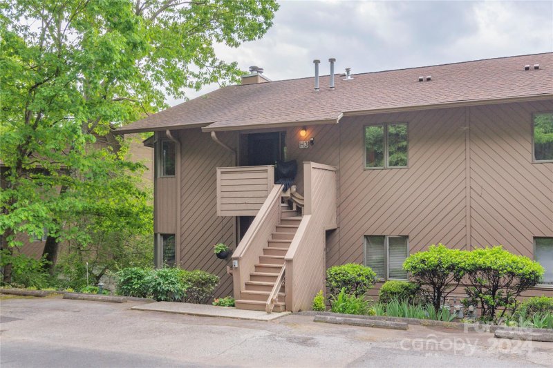 Property image 4 at 305 Piney Mountain Drive, Asheville, NC 28805