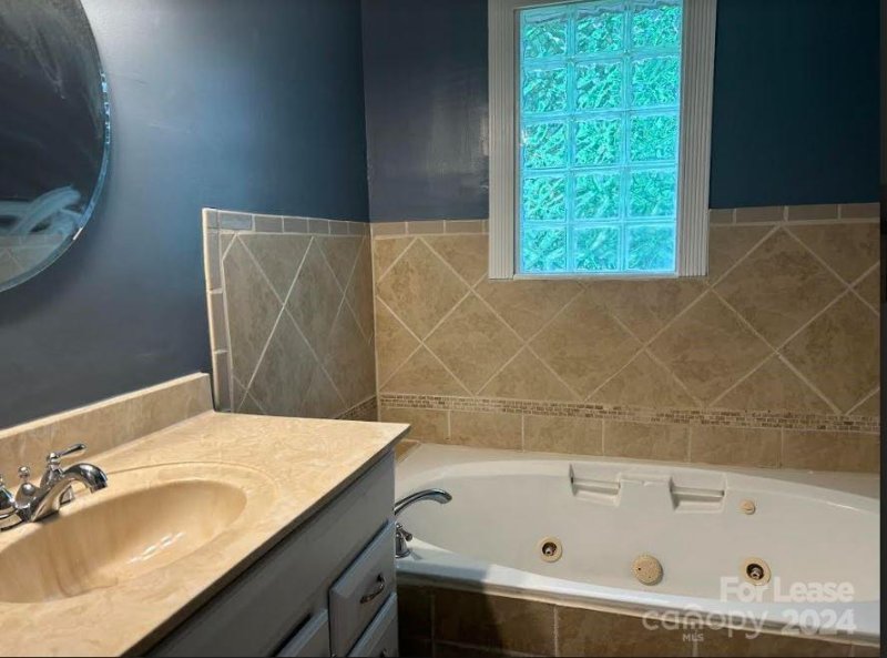 Property image 2 at 1513 Noel Place, Charlotte, NC 28208