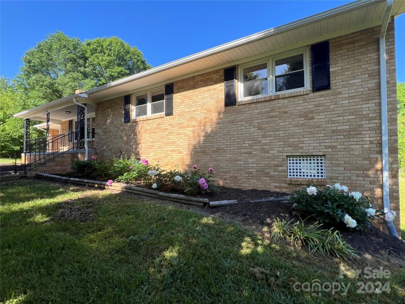 Property image 2 at 308 S 8th Avenue, Maiden, NC 28650