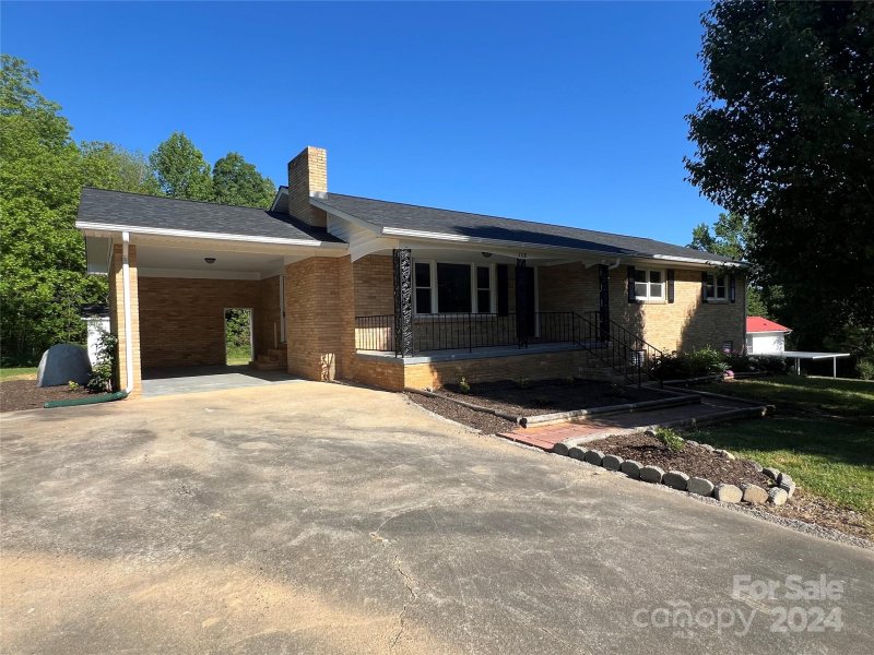 Property image 3 at 308 S 8th Avenue, Maiden, NC 28650