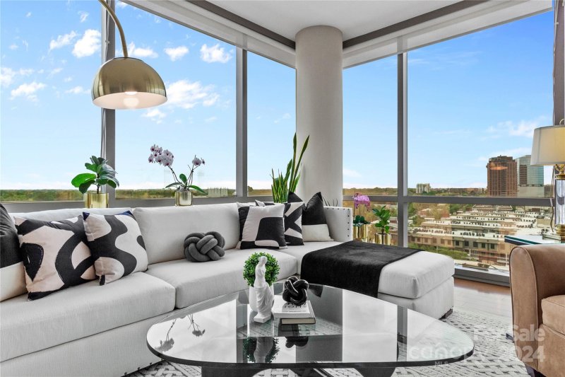 Property image 2 at 315 Arlington Avenue, Charlotte, NC 28203