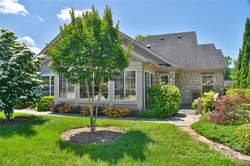 Property image 2 at 1 Valley Trace Lane, Weaverville, NC 28787