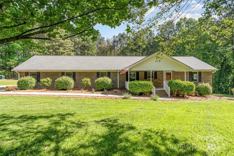 Property image 2 at 170 Kingfisher Drive, Mooresville, NC 28117