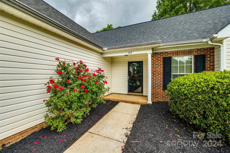 Property image 2 at 317 Tamarack Drive, Matthews, NC 28104