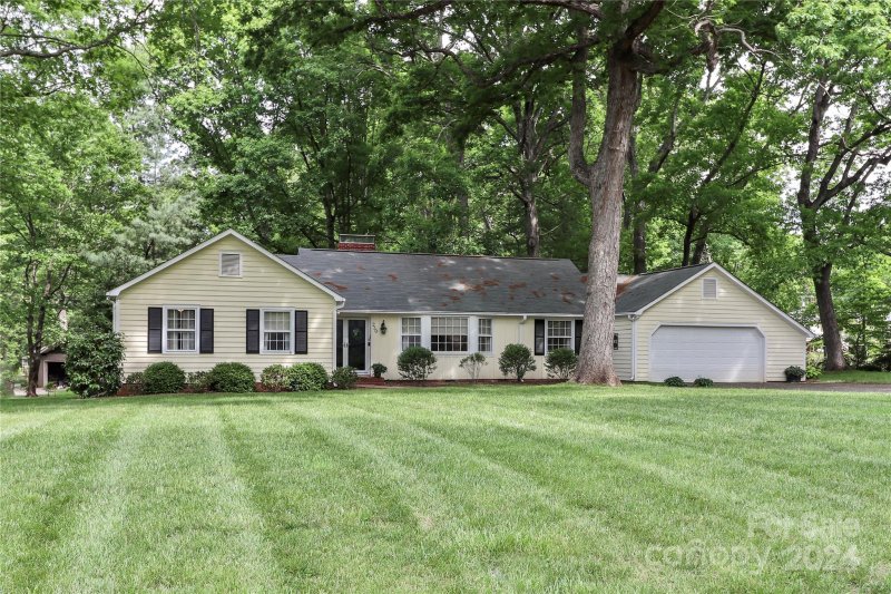 230 W Gleneagles Road