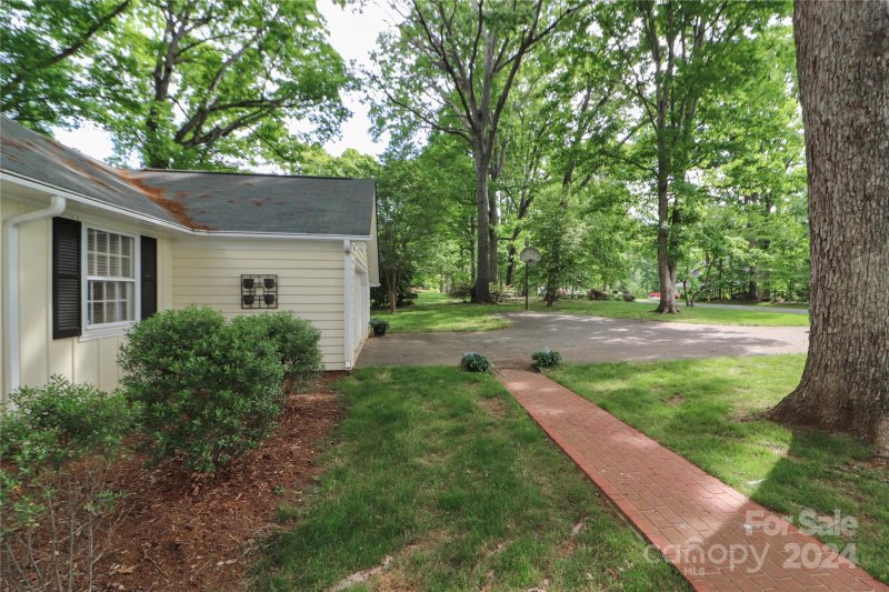 Property image 3 at 230 W Gleneagles Road, Statesville, NC 28625