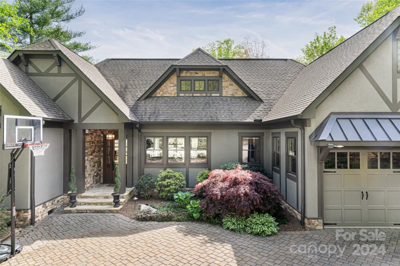 Property image 3 at 22 Red Tail Court, Fairview, NC 28730