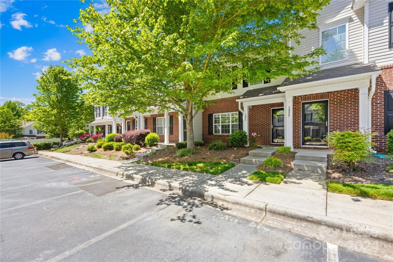 Property image 2 at 3053 Summerfield Ridge Lane, Matthews, NC 28105