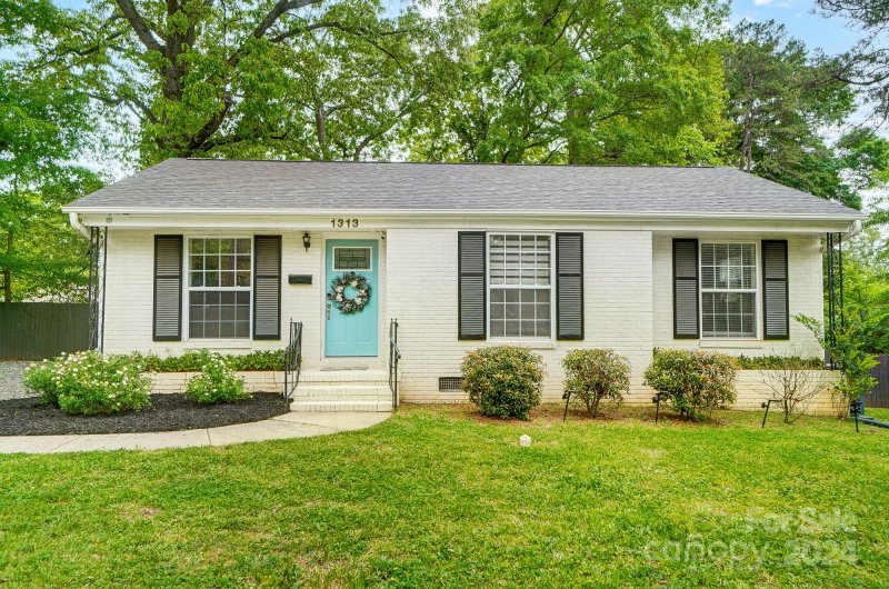 Property image 2 at 1313 Weststone Drive, Charlotte, NC 28208