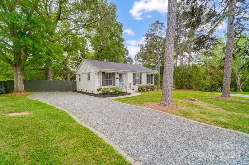 Property image 3 at 1313 Weststone Drive, Charlotte, NC 28208