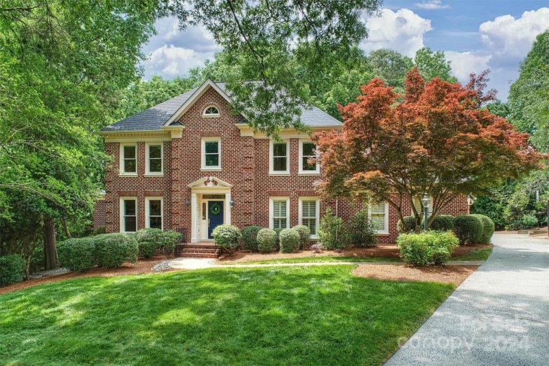Property image 2 at 6924 Chatford Lane, Charlotte, NC 28210