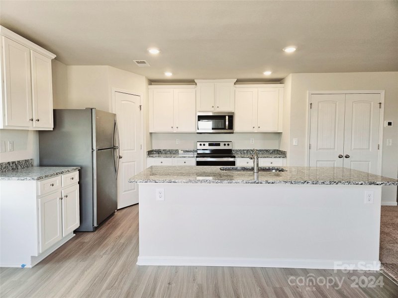 Property image 2 at 412 Apex Circle, Shelby, NC 28152