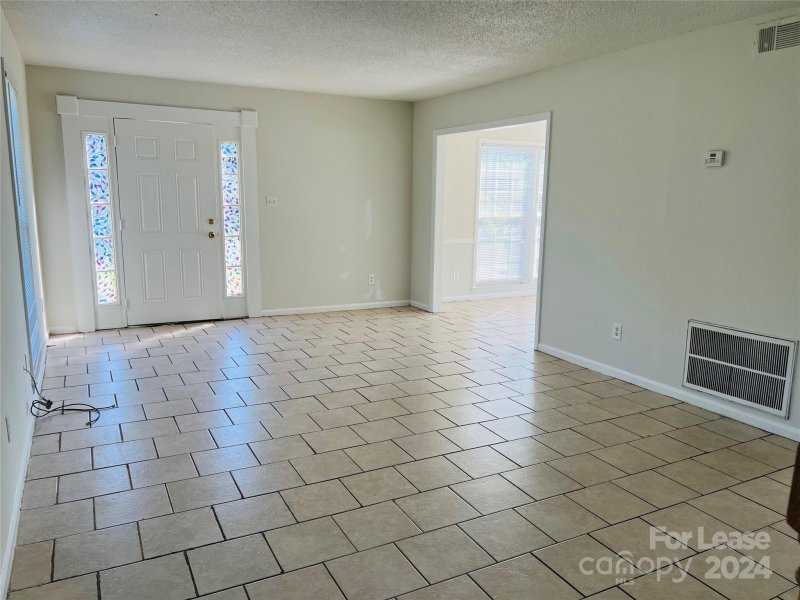 Property image 4 at 2015 Cravenridge Drive, Charlotte, NC 28217