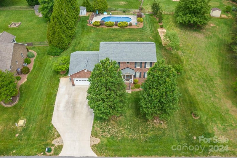 Property image 3 at 5938 Pinewinds Drive, Hickory, NC 28602