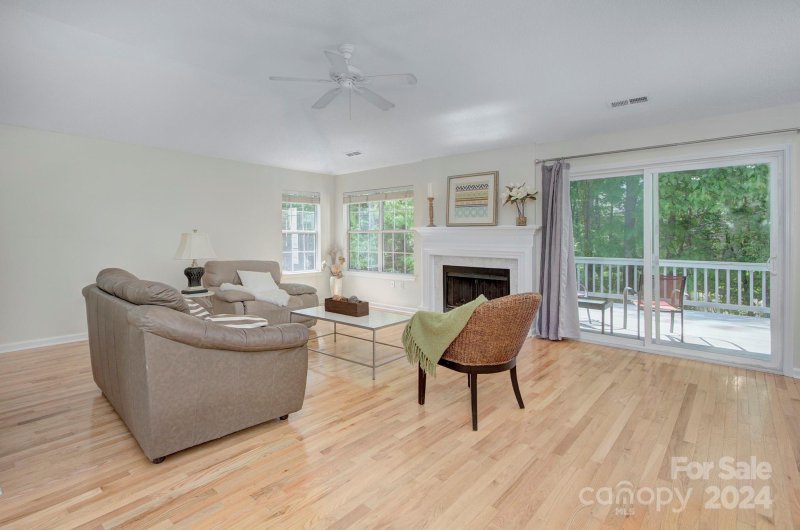 Property image 2 at 10513 Worsley Lane, Charlotte, NC 28269