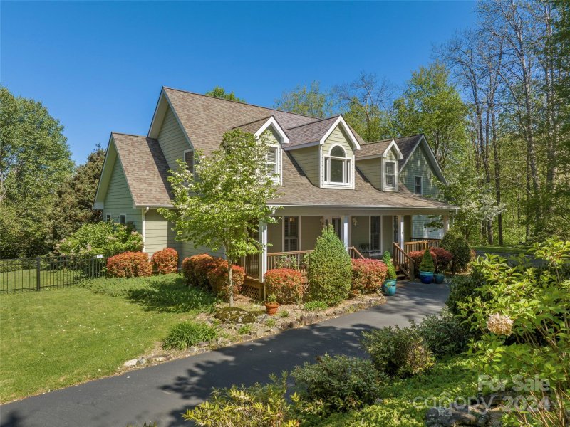 Property image 2 at 157 Presidential Drive, Waynesville, NC 28786