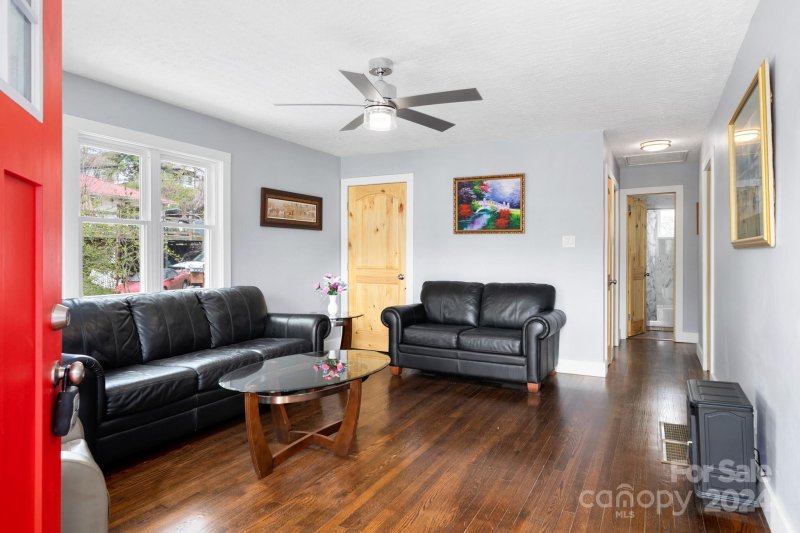 Property image 3 at 2120 Arlington Place, Hendersonville, NC 28791