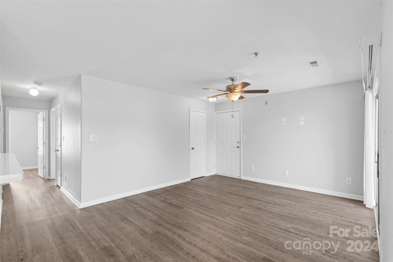 Property image 5 at 1104 Plaza Walk Drive, Charlotte, NC 28215