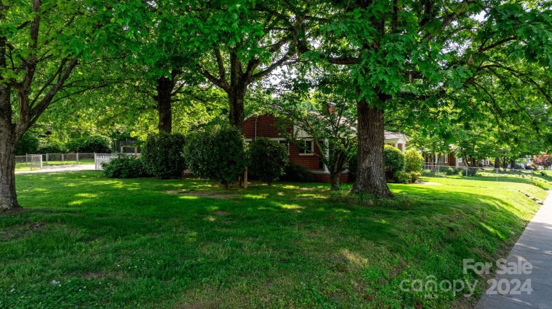 Property image 2 at 916 E Main Street, Maiden, NC 28650