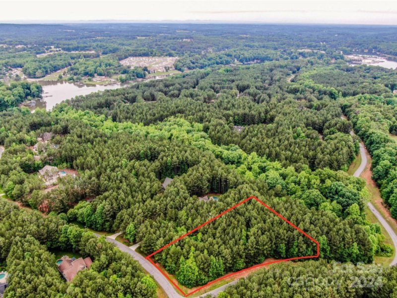 Property image 3 at 6808 Goose Point Drive, Denver, NC 28037