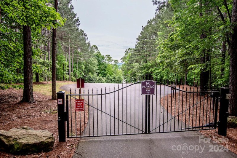 Property image 5 at 6808 Goose Point Drive, Denver, NC 28037