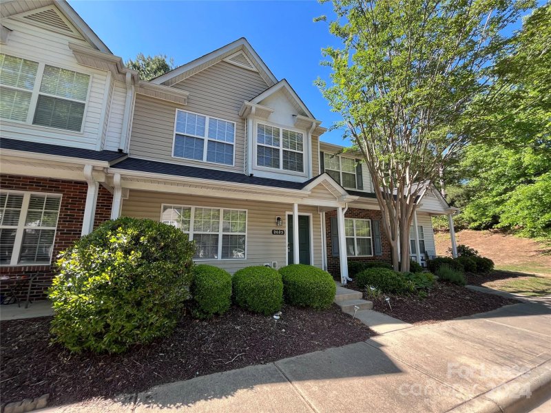 Property image 2 at 2025 Mcneil Paper Court, Charlotte, NC 28214