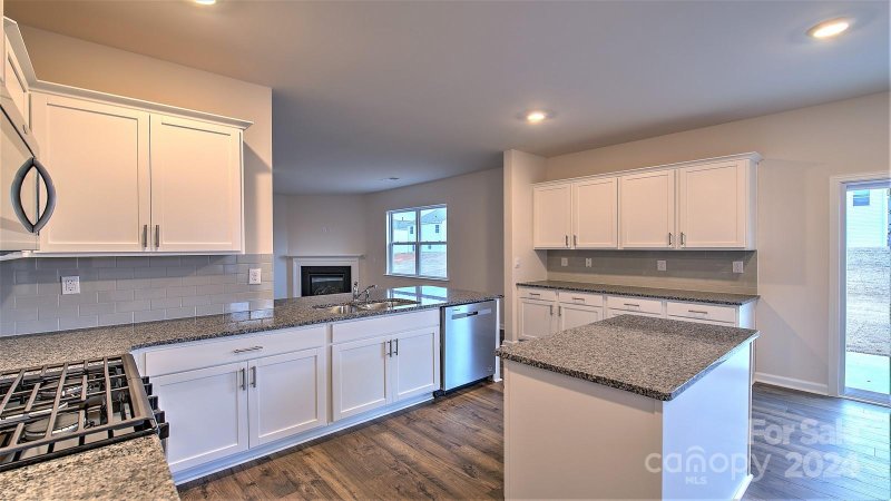 Property image 2 at 563 Country Oak Drive, Asheville, NC 28804