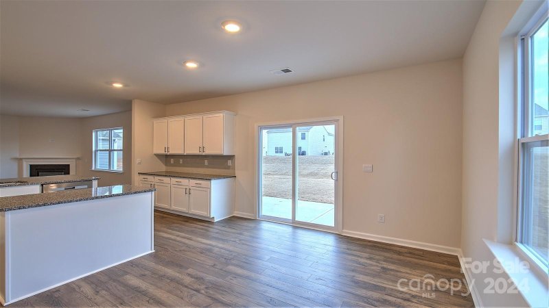 Property image 4 at 563 Country Oak Drive, Asheville, NC 28804